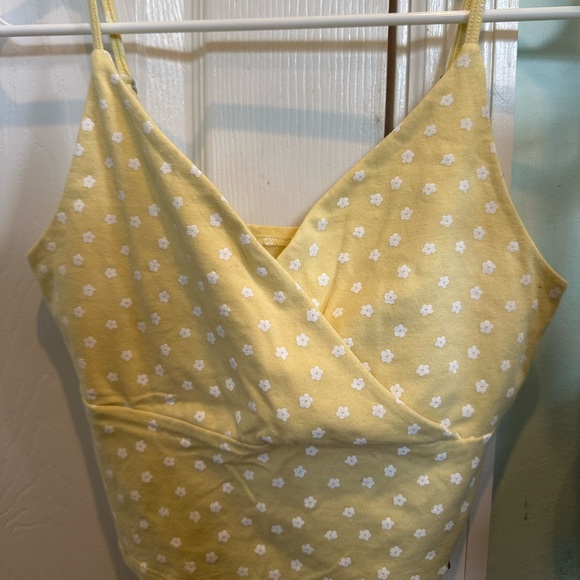 Hollister Yellow and White Flower Wrap Crop Top - Picture 1 of 3